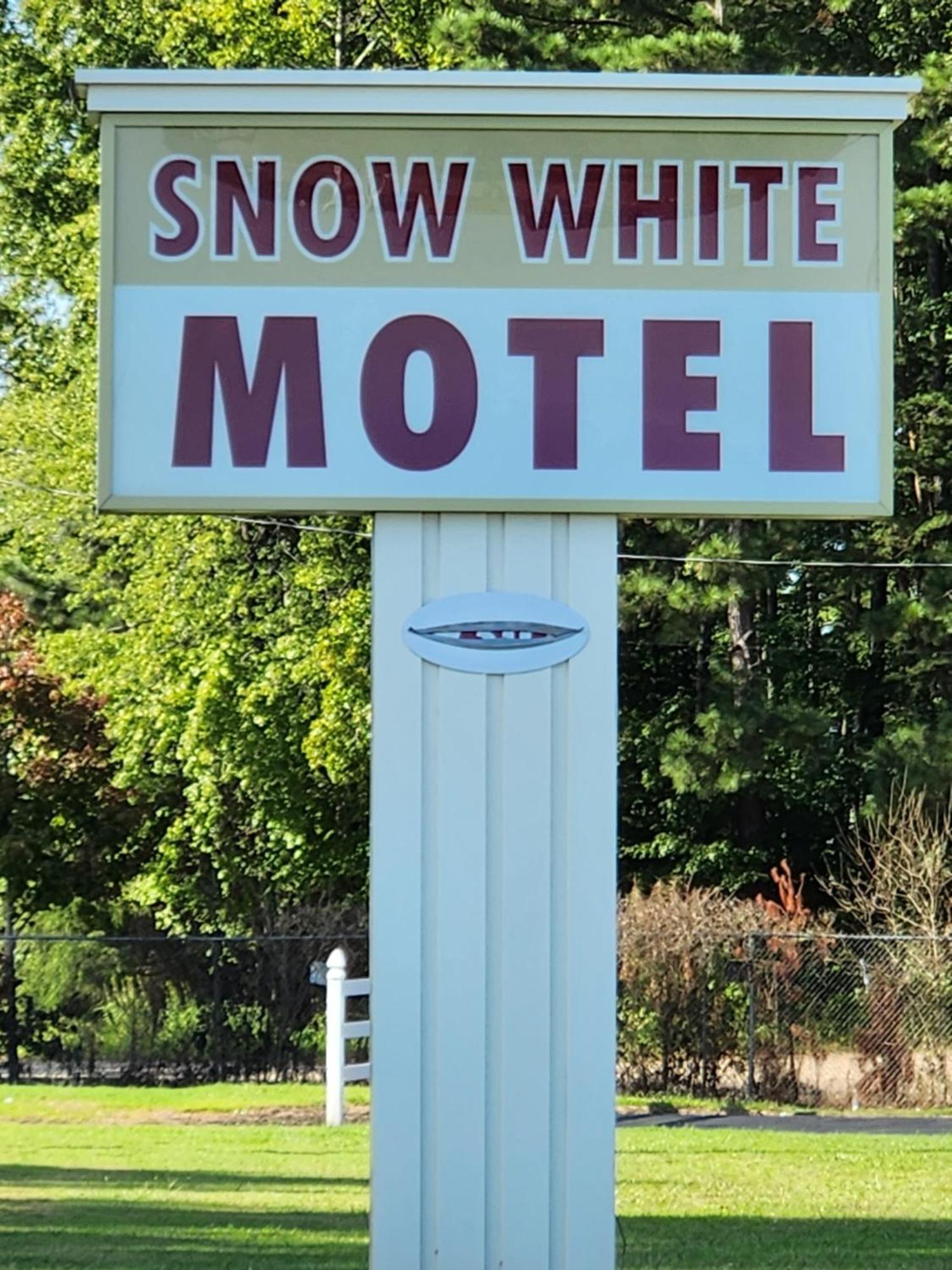 Bellwood Snow White - Richmond Southモーテル エクステリア 写真