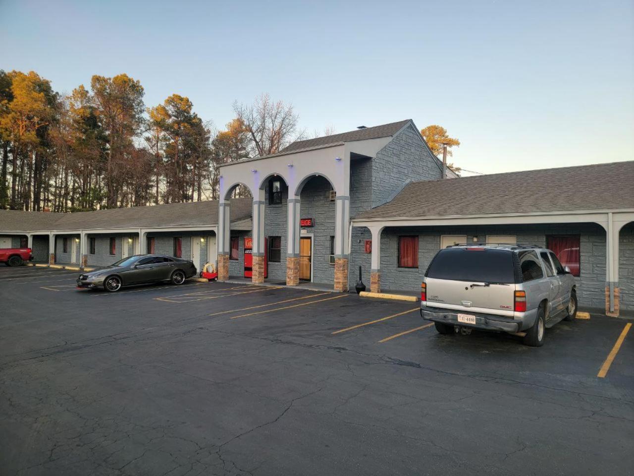 Bellwood Snow White - Richmond Southモーテル エクステリア 写真