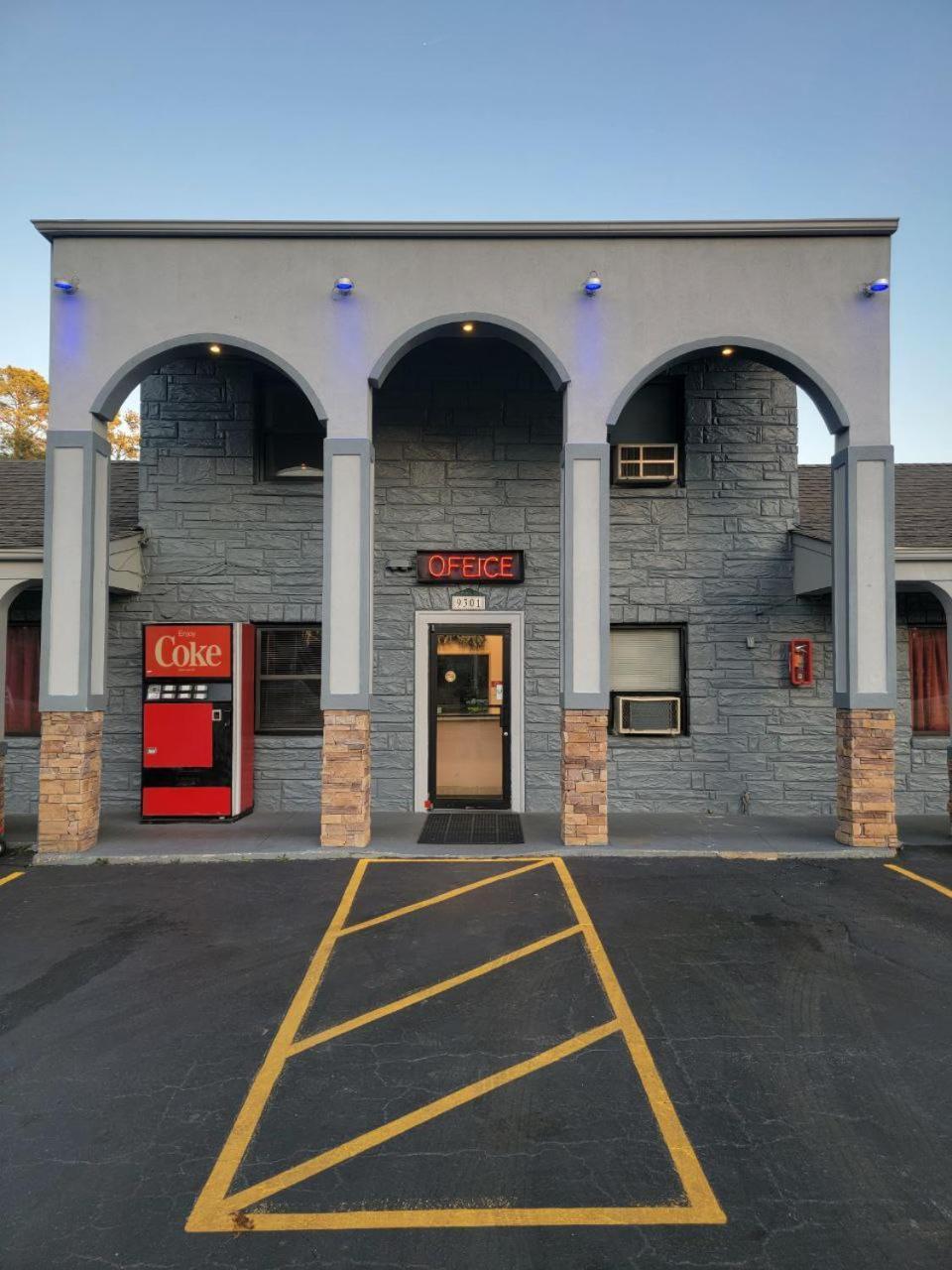 Bellwood Snow White - Richmond Southモーテル エクステリア 写真